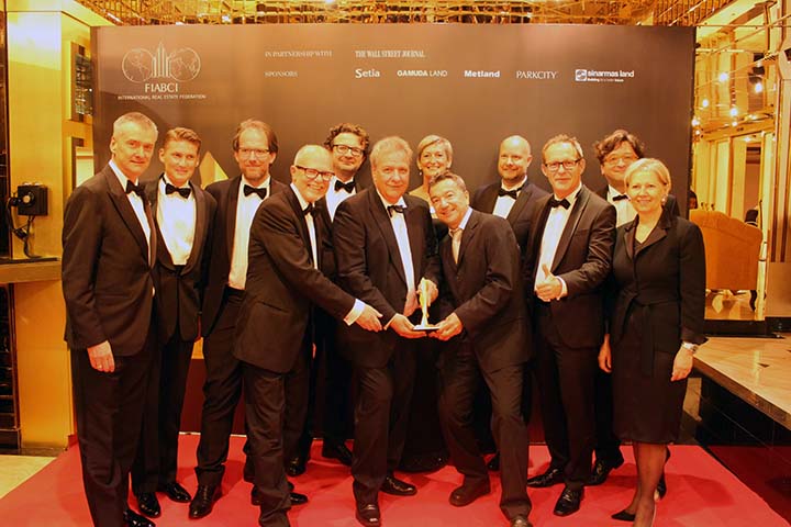 Teil der Österreich Delegation mit dem Siegerteam der PopUp dorms, Foto Credits: LANG consulting