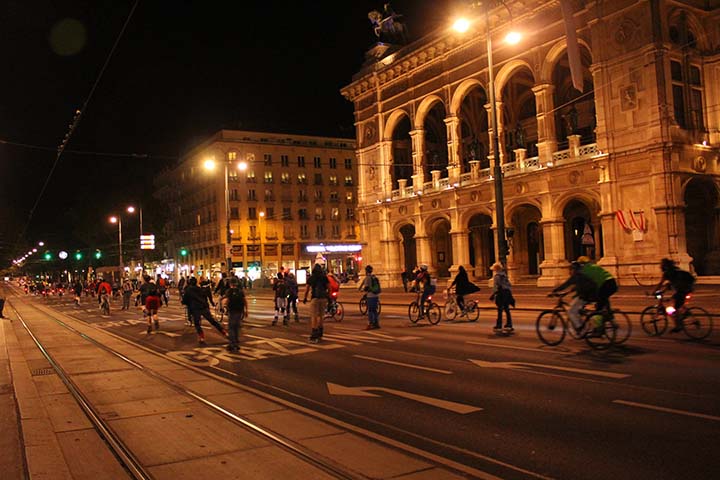 passathon - Friday Nightskating Wien; Credits: passathon